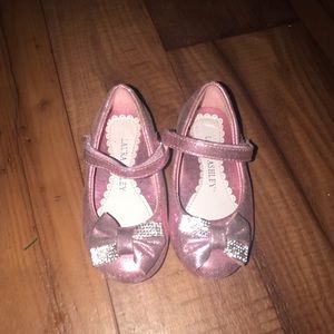 NWOT Super Cute Sparkly Pink Toddler Dress Shoes